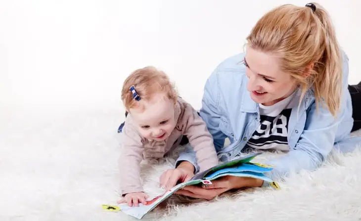 Lire aux nouveau-nés : Quand commencer à lire à votre bébé