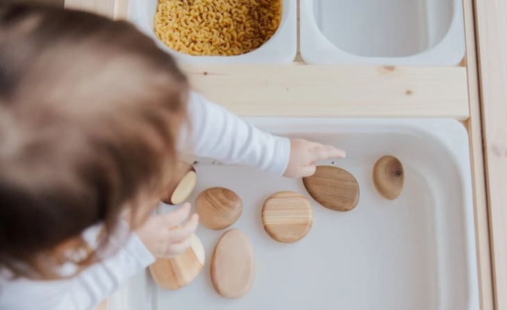 Quels sont les avantages des jeux sensoriels pour les bébés ?